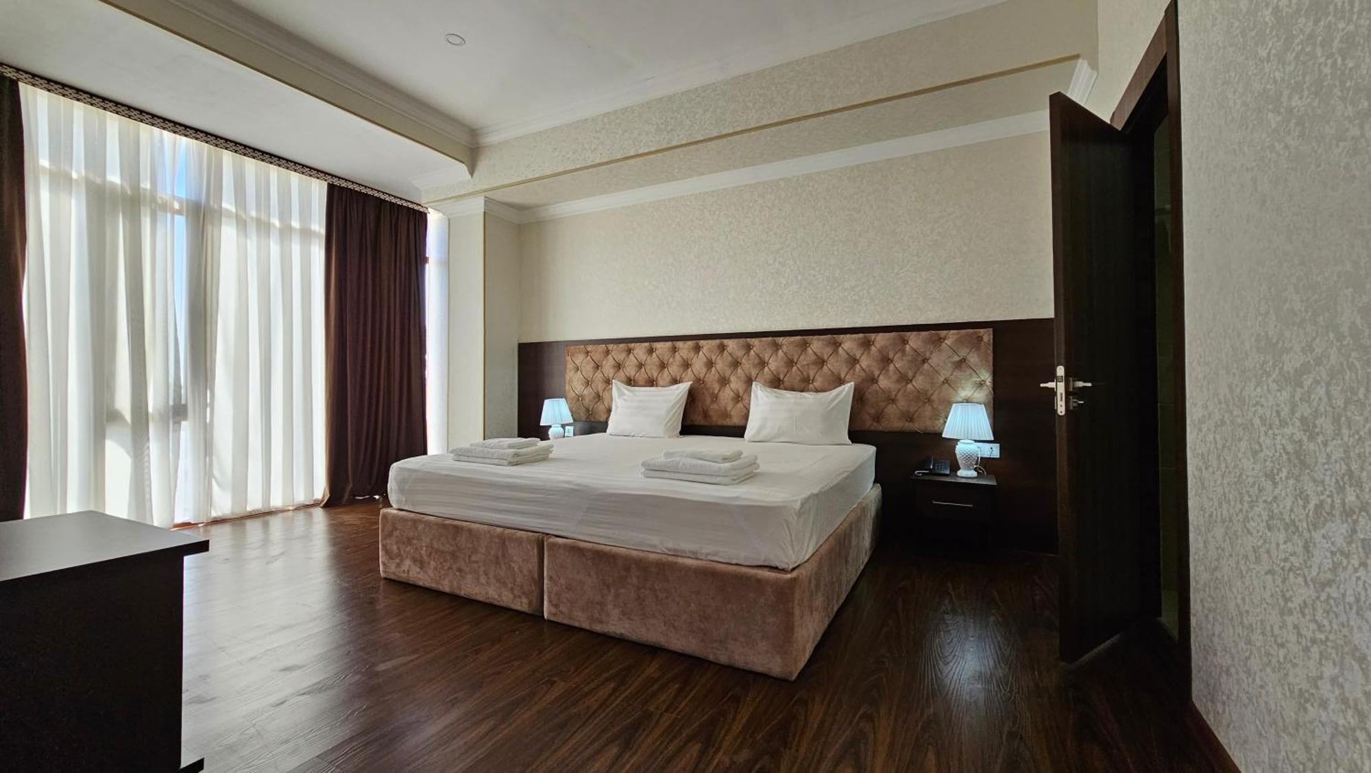 Grand Turon Plaza Hotel Ташкент Екстер'єр фото